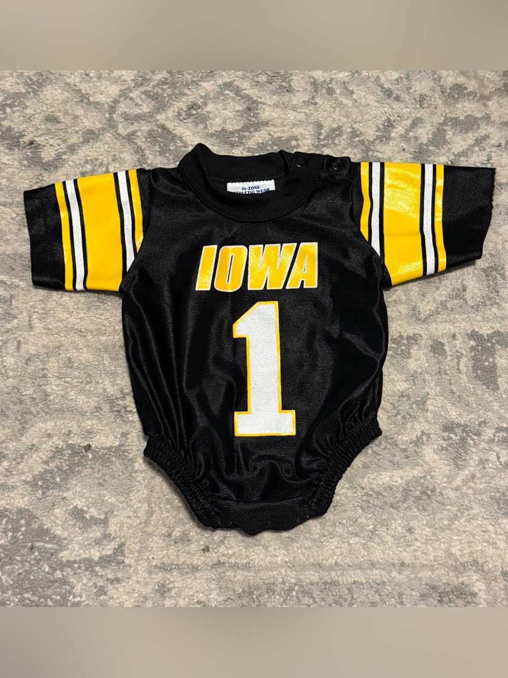 Iowa Hawkeyes Baby Bodysuit 0–3M Jersey Style IZAW Black Gold Football Outfit